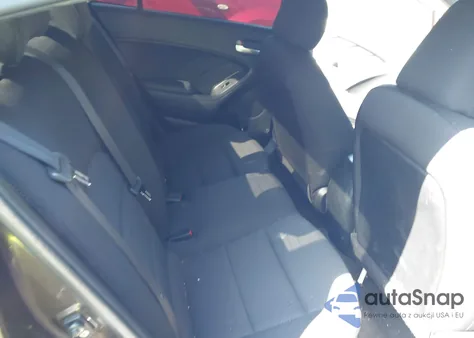 2017 Kia Forte Lx z USA, uszkodzony, nr VIN 3KPFK4A77HE136541